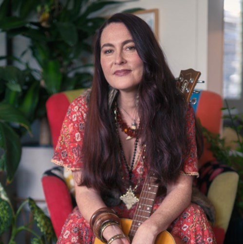 Ami Williamson Live at QIRKZ